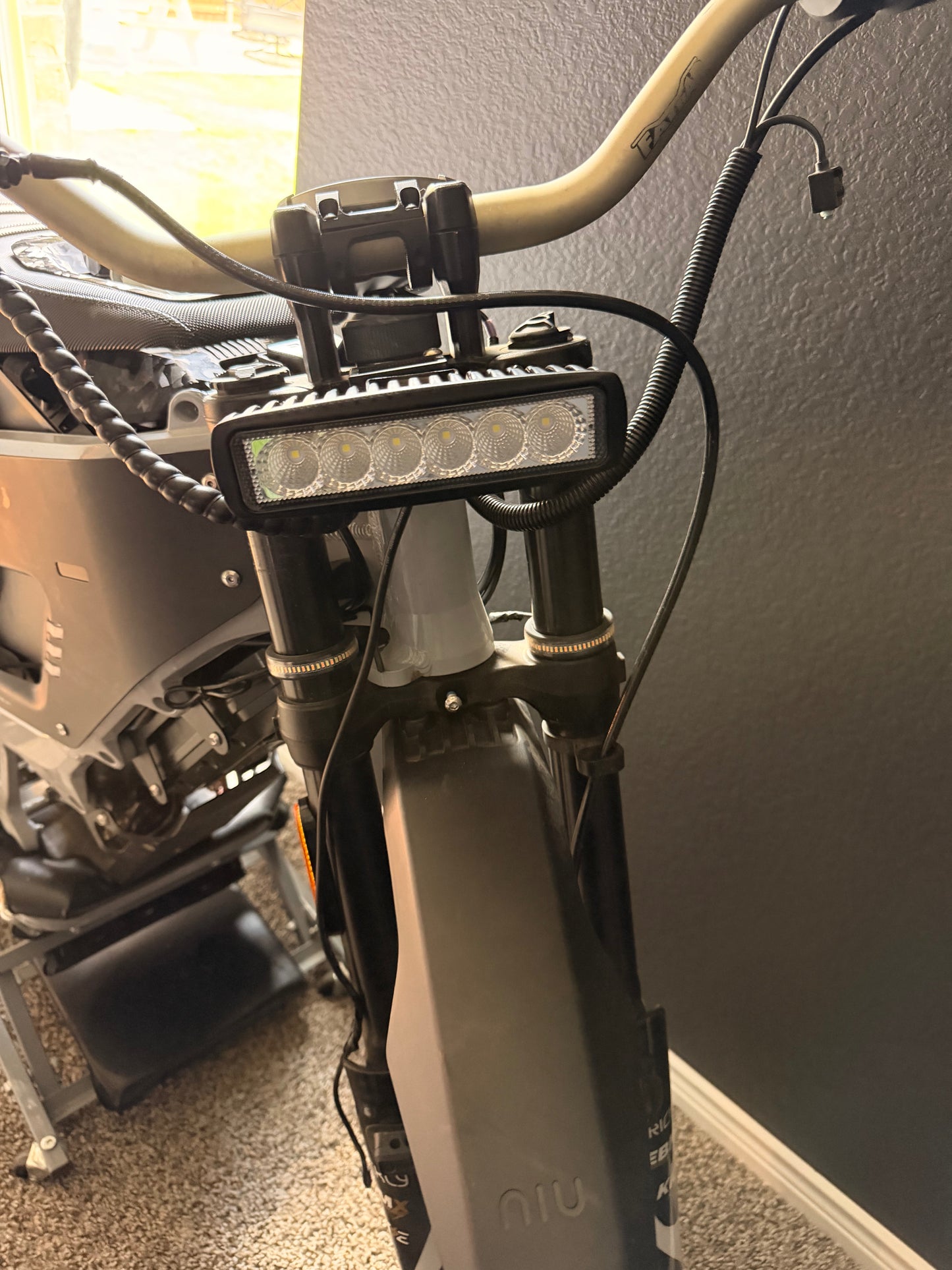 XQi3 LED Light Bar Mount